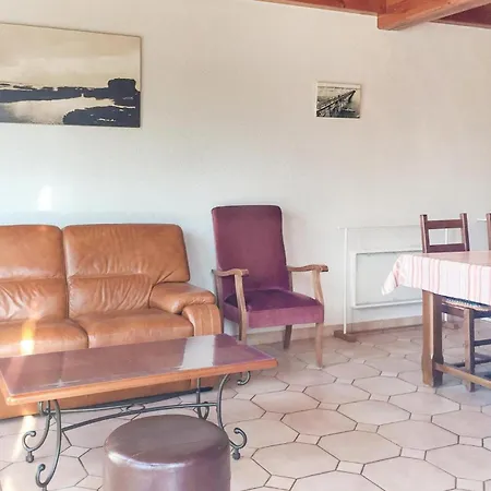 Nyaraló 3 Bedroom In Sur *