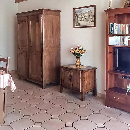 3 Bedroom In Sur La Faute-sur-Mer